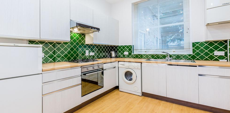 			SPACIOUS - GARDEN FLAT!, 1 Bedroom, 1 bath, 1 reception Flat			 Axminster Road, HOLLOWAY